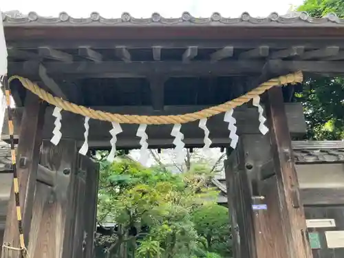 秩父神社の山門・神門