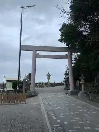 二見興玉神社の{uncategorized: "未分類", other: "その他", undefined: "問題あり", building: "その他建物", grave: "お墓", sacred_gate: "鳥居", guardian: "狛犬", statue: "像", buddha: "仏像", history: "歴史", nature: "自然", garden: "庭園", animal: "動物", pagoda: "塔", temizu: "手水舎", mountain_gate: "山門・神門", sanctuary: "本殿・本堂", subordinate: "末社・摂社", art: "芸術", scenery: "景色", jizo: "地蔵", ema: "絵馬", goshuin: "御朱印", omikuji: "おみくじ", items: "授与品その他", amulet: "お守り", goshuincho: "御朱印帳", eats: "食事", festival: "お祭り", votive_dance: "神楽", shichigosan: "七五三参", wedding: "結婚式", experience: "体験その他", initially: "初詣", around: "周辺", anti_infection: "感染症対策"}