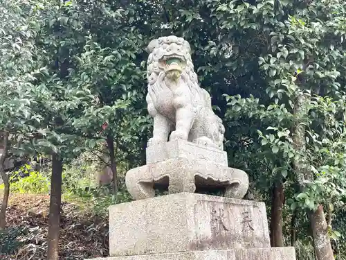 八坂八幡神社の狛犬