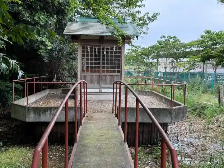 秋葉神社の{uncategorized: "未分類", other: "その他", undefined: "問題あり", building: "その他建物", grave: "お墓", sacred_gate: "鳥居", guardian: "狛犬", statue: "像", buddha: "仏像", history: "歴史", nature: "自然", garden: "庭園", animal: "動物", pagoda: "塔", temizu: "手水舎", mountain_gate: "山門・神門", sanctuary: "本殿・本堂", subordinate: "末社・摂社", art: "芸術", scenery: "景色", jizo: "地蔵", ema: "絵馬", goshuin: "御朱印", omikuji: "おみくじ", items: "授与品その他", amulet: "お守り", goshuincho: "御朱印帳", eats: "食事", festival: "お祭り", votive_dance: "神楽", shichigosan: "七五三参", wedding: "結婚式", experience: "体験その他", initially: "初詣", around: "周辺", anti_infection: "感染症対策"}