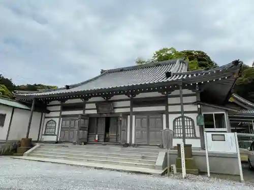 誕生寺の本殿・本堂