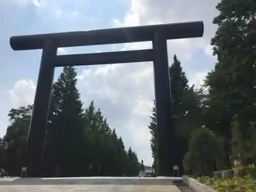 靖國神社の鳥居