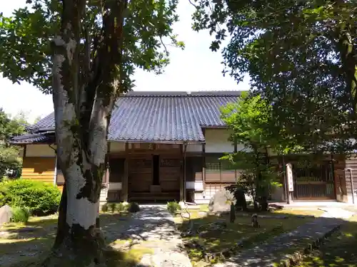 長齢寺の本殿・本堂