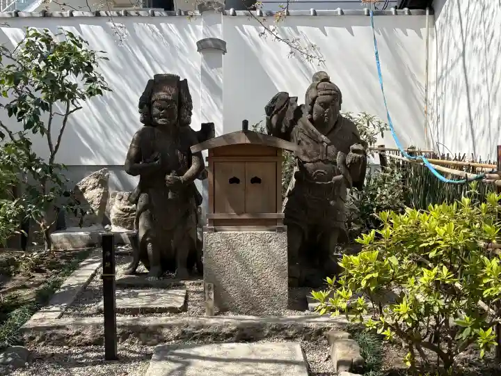 平等寺(因幡堂)の{uncategorized: "未分類", other: "その他", undefined: "問題あり", building: "その他建物", grave: "お墓", sacred_gate: "鳥居", guardian: "狛犬", statue: "像", buddha: "仏像", history: "歴史", nature: "自然", garden: "庭園", animal: "動物", pagoda: "塔", temizu: "手水舎", mountain_gate: "山門・神門", sanctuary: "本殿・本堂", subordinate: "末社・摂社", art: "芸術", scenery: "景色", jizo: "地蔵", ema: "絵馬", goshuin: "御朱印", omikuji: "おみくじ", items: "授与品その他", amulet: "お守り", goshuincho: "御朱印帳", eats: "食事", festival: "お祭り", votive_dance: "神楽", shichigosan: "七五三参", wedding: "結婚式", experience: "体験その他", initially: "初詣", around: "周辺", anti_infection: "感染症対策"}