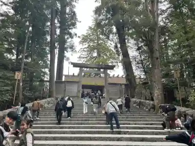 伊勢神宮内宮（皇大神宮）の{uncategorized: "未分類", other: "その他", undefined: "問題あり", building: "その他建物", grave: "お墓", sacred_gate: "鳥居", guardian: "狛犬", statue: "像", buddha: "仏像", history: "歴史", nature: "自然", garden: "庭園", animal: "動物", pagoda: "塔", temizu: "手水舎", mountain_gate: "山門・神門", sanctuary: "本殿・本堂", subordinate: "末社・摂社", art: "芸術", scenery: "景色", jizo: "地蔵", ema: "絵馬", goshuin: "御朱印", omikuji: "おみくじ", items: "授与品その他", amulet: "お守り", goshuincho: "御朱印帳", eats: "食事", festival: "お祭り", votive_dance: "神楽", shichigosan: "七五三参", wedding: "結婚式", experience: "体験その他", initially: "初詣", around: "周辺", anti_infection: "感染症対策"}