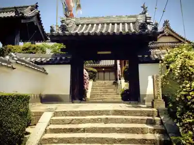 観音寺の山門・神門