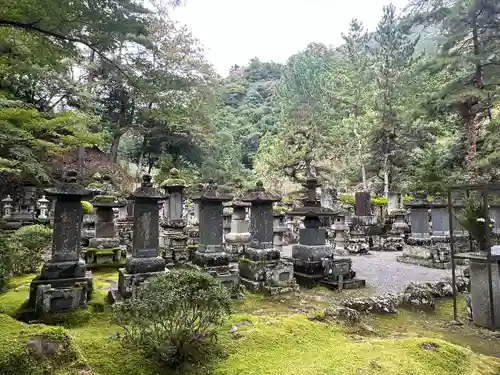 久遠寺御廟所(山梨県)