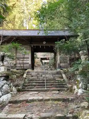 駒宇佐八幡神社の山門・神門