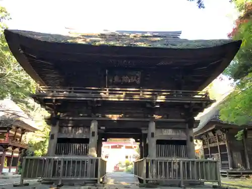 西明寺の山門