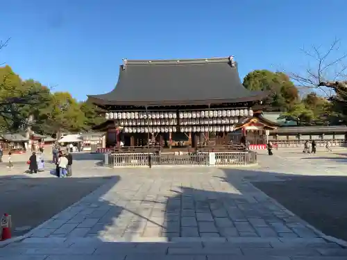 八坂神社(祇園さん)の{uncategorized: "未分類", other: "その他", undefined: "問題あり", building: "その他建物", grave: "お墓", sacred_gate: "鳥居", guardian: "狛犬", statue: "像", buddha: "仏像", history: "歴史", nature: "自然", garden: "庭園", animal: "動物", pagoda: "塔", temizu: "手水舎", mountain_gate: "山門・神門", sanctuary: "本殿・本堂", subordinate: "末社・摂社", art: "芸術", scenery: "景色", jizo: "地蔵", ema: "絵馬", goshuin: "御朱印", omikuji: "おみくじ", items: "授与品その他", amulet: "お守り", goshuincho: "御朱印帳", eats: "食事", festival: "お祭り", votive_dance: "神楽", shichigosan: "七五三参", wedding: "結婚式", experience: "体験その他", initially: "初詣", around: "周辺", anti_infection: "感染症対策"}