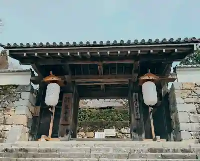 三千院門跡の{uncategorized: "未分類", other: "その他", undefined: "問題あり", building: "その他建物", grave: "お墓", sacred_gate: "鳥居", guardian: "狛犬", statue: "像", buddha: "仏像", history: "歴史", nature: "自然", garden: "庭園", animal: "動物", pagoda: "塔", temizu: "手水舎", mountain_gate: "山門・神門", sanctuary: "本殿・本堂", subordinate: "末社・摂社", art: "芸術", scenery: "景色", jizo: "地蔵", ema: "絵馬", goshuin: "御朱印", omikuji: "おみくじ", items: "授与品その他", amulet: "お守り", goshuincho: "御朱印帳", eats: "食事", festival: "お祭り", votive_dance: "神楽", shichigosan: "七五三参", wedding: "結婚式", experience: "体験その他", initially: "初詣", around: "周辺", anti_infection: "感染症対策"}