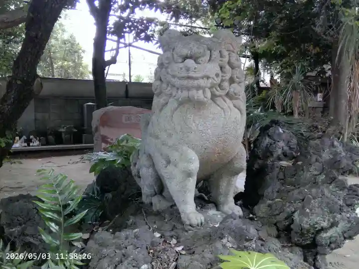 柏諏訪神社の{uncategorized: "未分類", other: "その他", undefined: "問題あり", building: "その他建物", grave: "お墓", sacred_gate: "鳥居", guardian: "狛犬", statue: "像", buddha: "仏像", history: "歴史", nature: "自然", garden: "庭園", animal: "動物", pagoda: "塔", temizu: "手水舎", mountain_gate: "山門・神門", sanctuary: "本殿・本堂", subordinate: "末社・摂社", art: "芸術", scenery: "景色", jizo: "地蔵", ema: "絵馬", goshuin: "御朱印", omikuji: "おみくじ", items: "授与品その他", amulet: "お守り", goshuincho: "御朱印帳", eats: "食事", festival: "お祭り", votive_dance: "神楽", shichigosan: "七五三参", wedding: "結婚式", experience: "体験その他", initially: "初詣", around: "周辺", anti_infection: "感染症対策"}