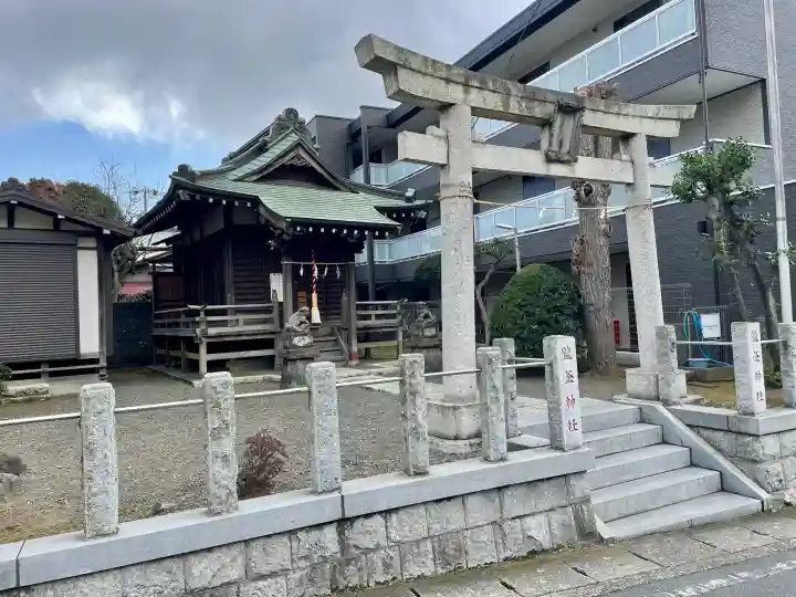 塩釜神社(鹽竈神社)の{uncategorized: "未分類", other: "その他", undefined: "問題あり", building: "その他建物", grave: "お墓", sacred_gate: "鳥居", guardian: "狛犬", statue: "像", buddha: "仏像", history: "歴史", nature: "自然", garden: "庭園", animal: "動物", pagoda: "塔", temizu: "手水舎", mountain_gate: "山門・神門", sanctuary: "本殿・本堂", subordinate: "末社・摂社", art: "芸術", scenery: "景色", jizo: "地蔵", ema: "絵馬", goshuin: "御朱印", omikuji: "おみくじ", items: "授与品その他", amulet: "お守り", goshuincho: "御朱印帳", eats: "食事", festival: "お祭り", votive_dance: "神楽", shichigosan: "七五三参", wedding: "結婚式", experience: "体験その他", initially: "初詣", around: "周辺", anti_infection: "感染症対策"}