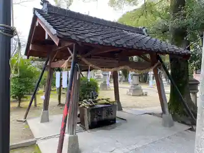 大神神社(花池)の手水舎