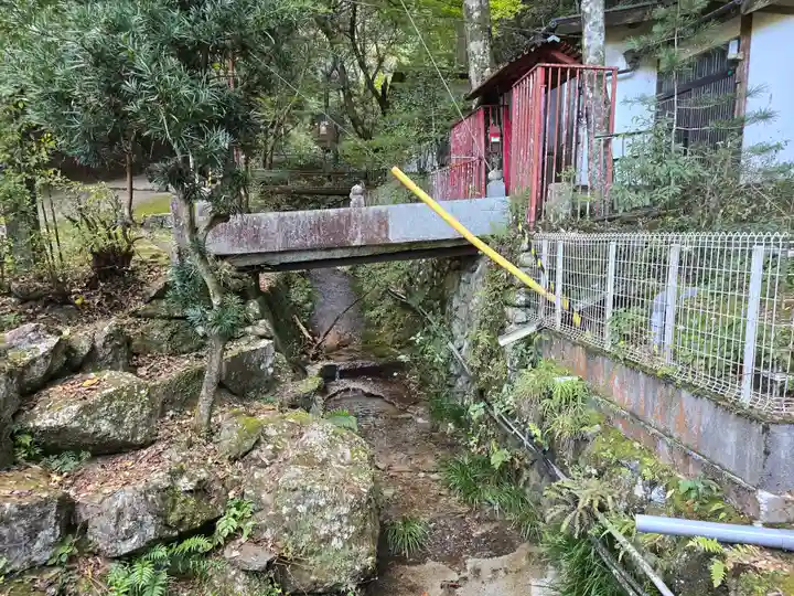 満願滝弁財天(大阪府)