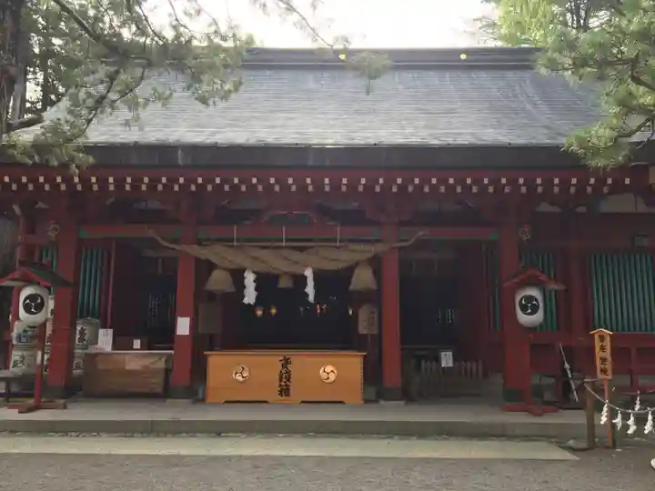 生島足島神社の本殿・本堂