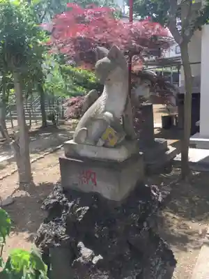 中田出世稲荷神社の狛犬