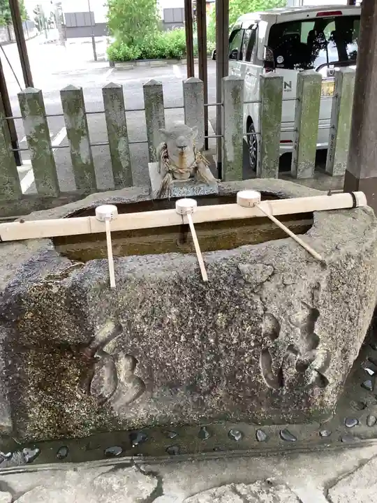 羊神社の手水舎