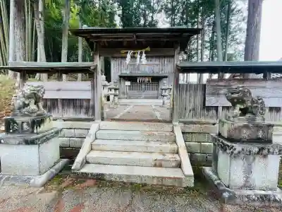 天満社の{uncategorized: "未分類", other: "その他", undefined: "問題あり", building: "その他建物", grave: "お墓", sacred_gate: "鳥居", guardian: "狛犬", statue: "像", buddha: "仏像", history: "歴史", nature: "自然", garden: "庭園", animal: "動物", pagoda: "塔", temizu: "手水舎", mountain_gate: "山門・神門", sanctuary: "本殿・本堂", subordinate: "末社・摂社", art: "芸術", scenery: "景色", jizo: "地蔵", ema: "絵馬", goshuin: "御朱印", omikuji: "おみくじ", items: "授与品その他", amulet: "お守り", goshuincho: "御朱印帳", eats: "食事", festival: "お祭り", votive_dance: "神楽", shichigosan: "七五三参", wedding: "結婚式", experience: "体験その他", initially: "初詣", around: "周辺", anti_infection: "感染症対策"}