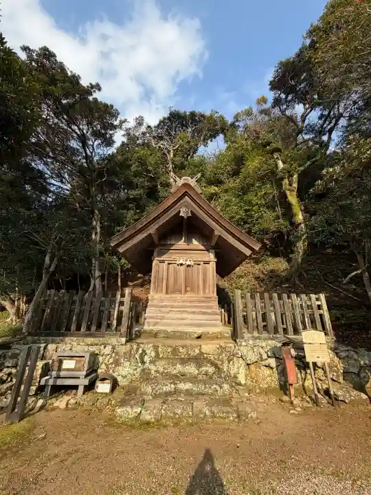 因佐神社の{uncategorized: "未分類", other: "その他", undefined: "問題あり", building: "その他建物", grave: "お墓", sacred_gate: "鳥居", guardian: "狛犬", statue: "像", buddha: "仏像", history: "歴史", nature: "自然", garden: "庭園", animal: "動物", pagoda: "塔", temizu: "手水舎", mountain_gate: "山門・神門", sanctuary: "本殿・本堂", subordinate: "末社・摂社", art: "芸術", scenery: "景色", jizo: "地蔵", ema: "絵馬", goshuin: "御朱印", omikuji: "おみくじ", items: "授与品その他", amulet: "お守り", goshuincho: "御朱印帳", eats: "食事", festival: "お祭り", votive_dance: "神楽", shichigosan: "七五三参", wedding: "結婚式", experience: "体験その他", initially: "初詣", around: "周辺", anti_infection: "感染症対策"}