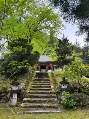 瑠璃寺の{uncategorized: "未分類", other: "その他", undefined: "問題あり", building: "その他建物", grave: "お墓", sacred_gate: "鳥居", guardian: "狛犬", statue: "像", buddha: "仏像", history: "歴史", nature: "自然", garden: "庭園", animal: "動物", pagoda: "塔", temizu: "手水舎", mountain_gate: "山門・神門", sanctuary: "本殿・本堂", subordinate: "末社・摂社", art: "芸術", scenery: "景色", jizo: "地蔵", ema: "絵馬", goshuin: "御朱印", omikuji: "おみくじ", items: "授与品その他", amulet: "お守り", goshuincho: "御朱印帳", eats: "食事", festival: "お祭り", votive_dance: "神楽", shichigosan: "七五三参", wedding: "結婚式", experience: "体験その他", initially: "初詣", around: "周辺", anti_infection: "感染症対策"}
