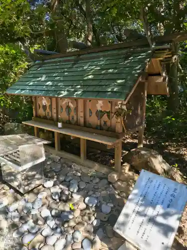 伊良湖神社の{uncategorized: "未分類", other: "その他", undefined: "問題あり", building: "その他建物", grave: "お墓", sacred_gate: "鳥居", guardian: "狛犬", statue: "像", buddha: "仏像", history: "歴史", nature: "自然", garden: "庭園", animal: "動物", pagoda: "塔", temizu: "手水舎", mountain_gate: "山門・神門", sanctuary: "本殿・本堂", subordinate: "末社・摂社", art: "芸術", scenery: "景色", jizo: "地蔵", ema: "絵馬", goshuin: "御朱印", omikuji: "おみくじ", items: "授与品その他", amulet: "お守り", goshuincho: "御朱印帳", eats: "食事", festival: "お祭り", votive_dance: "神楽", shichigosan: "七五三参", wedding: "結婚式", experience: "体験その他", initially: "初詣", around: "周辺", anti_infection: "感染症対策"}