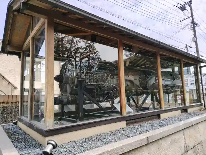 飛行神社の{uncategorized: "未分類", other: "その他", undefined: "問題あり", building: "その他建物", grave: "お墓", sacred_gate: "鳥居", guardian: "狛犬", statue: "像", buddha: "仏像", history: "歴史", nature: "自然", garden: "庭園", animal: "動物", pagoda: "塔", temizu: "手水舎", mountain_gate: "山門・神門", sanctuary: "本殿・本堂", subordinate: "末社・摂社", art: "芸術", scenery: "景色", jizo: "地蔵", ema: "絵馬", goshuin: "御朱印", omikuji: "おみくじ", items: "授与品その他", amulet: "お守り", goshuincho: "御朱印帳", eats: "食事", festival: "お祭り", votive_dance: "神楽", shichigosan: "七五三参", wedding: "結婚式", experience: "体験その他", initially: "初詣", around: "周辺", anti_infection: "感染症対策"}