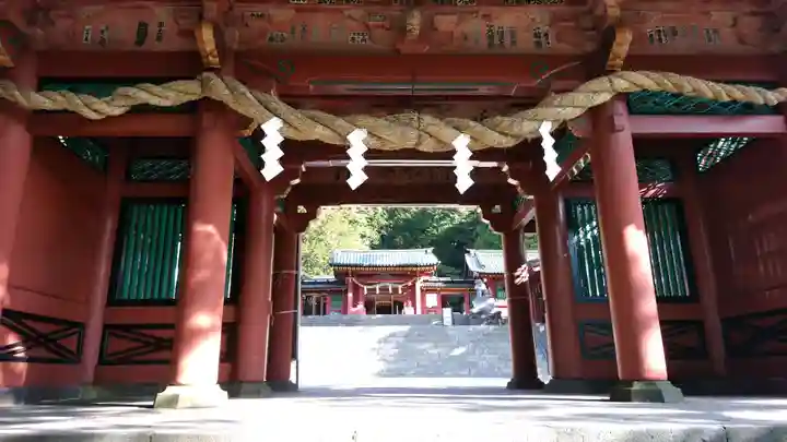 日光二荒山神社中宮祠の山門・神門