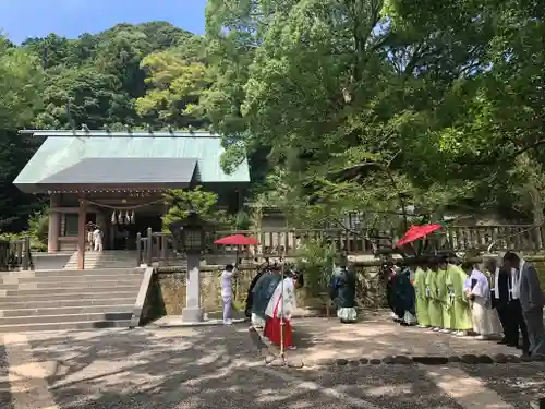 安房神社の本殿