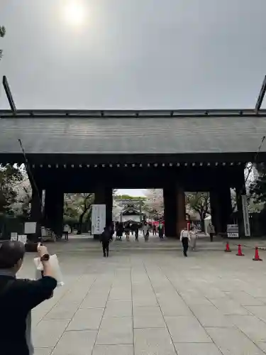 靖國神社の{uncategorized: "未分類", other: "その他", undefined: "問題あり", building: "その他建物", grave: "お墓", sacred_gate: "鳥居", guardian: "狛犬", statue: "像", buddha: "仏像", history: "歴史", nature: "自然", garden: "庭園", animal: "動物", pagoda: "塔", temizu: "手水舎", mountain_gate: "山門・神門", sanctuary: "本殿・本堂", subordinate: "末社・摂社", art: "芸術", scenery: "景色", jizo: "地蔵", ema: "絵馬", goshuin: "御朱印", omikuji: "おみくじ", items: "授与品その他", amulet: "お守り", goshuincho: "御朱印帳", eats: "食事", festival: "お祭り", votive_dance: "神楽", shichigosan: "七五三参", wedding: "結婚式", experience: "体験その他", initially: "初詣", around: "周辺", anti_infection: "感染症対策"}