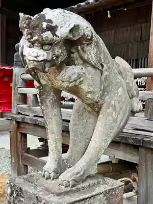 霊丘神社の狛犬