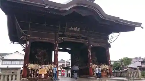 善光寺の山門