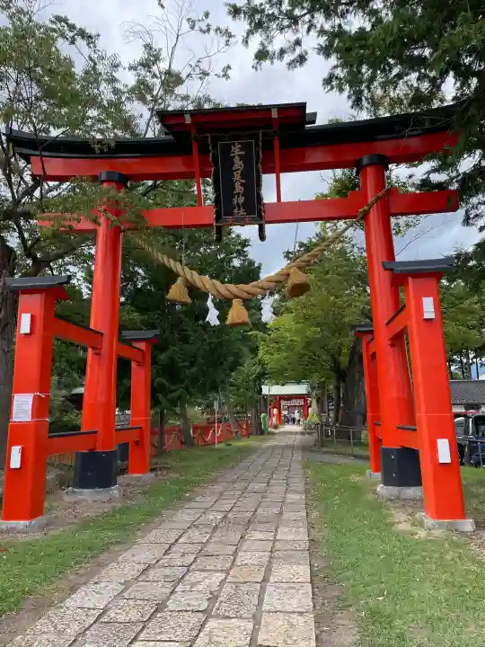 生島足島神社の{uncategorized: "未分類", other: "その他", undefined: "問題あり", building: "その他建物", grave: "お墓", sacred_gate: "鳥居", guardian: "狛犬", statue: "像", buddha: "仏像", history: "歴史", nature: "自然", garden: "庭園", animal: "動物", pagoda: "塔", temizu: "手水舎", mountain_gate: "山門・神門", sanctuary: "本殿・本堂", subordinate: "末社・摂社", art: "芸術", scenery: "景色", jizo: "地蔵", ema: "絵馬", goshuin: "御朱印", omikuji: "おみくじ", items: "授与品その他", amulet: "お守り", goshuincho: "御朱印帳", eats: "食事", festival: "お祭り", votive_dance: "神楽", shichigosan: "七五三参", wedding: "結婚式", experience: "体験その他", initially: "初詣", around: "周辺", anti_infection: "感染症対策"}