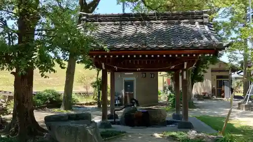 高牟神社（瀬古）の手水舎