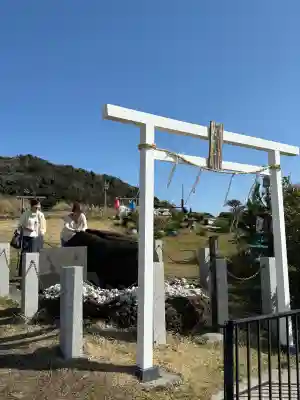 洲崎神社の{uncategorized: "未分類", other: "その他", undefined: "問題あり", building: "その他建物", grave: "お墓", sacred_gate: "鳥居", guardian: "狛犬", statue: "像", buddha: "仏像", history: "歴史", nature: "自然", garden: "庭園", animal: "動物", pagoda: "塔", temizu: "手水舎", mountain_gate: "山門・神門", sanctuary: "本殿・本堂", subordinate: "末社・摂社", art: "芸術", scenery: "景色", jizo: "地蔵", ema: "絵馬", goshuin: "御朱印", omikuji: "おみくじ", items: "授与品その他", amulet: "お守り", goshuincho: "御朱印帳", eats: "食事", festival: "お祭り", votive_dance: "神楽", shichigosan: "七五三参", wedding: "結婚式", experience: "体験その他", initially: "初詣", around: "周辺", anti_infection: "感染症対策"}