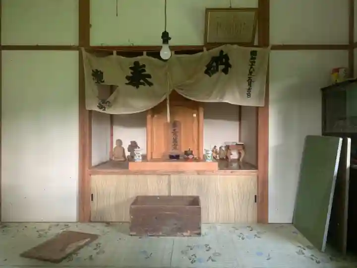 医王寺の本殿・本堂