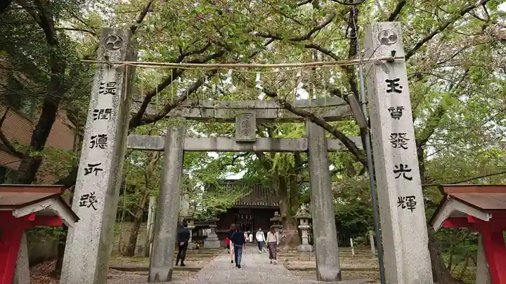 鳥飼八幡宮の鳥居
