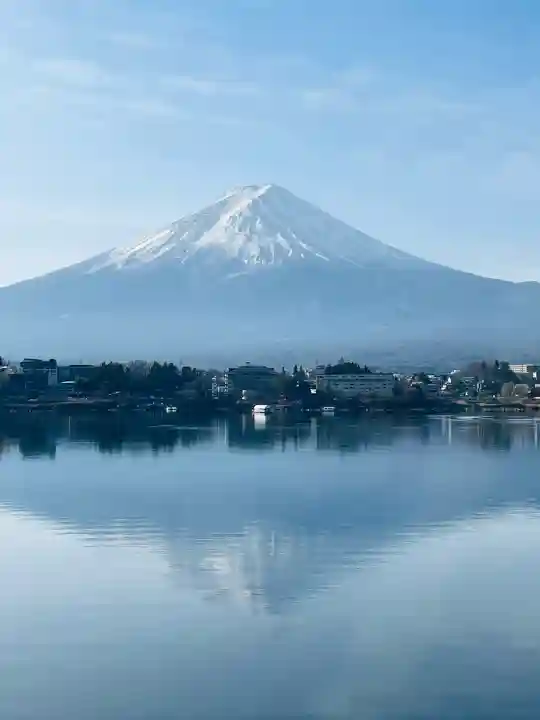 冨士御室浅間神社の{uncategorized: "未分類", other: "その他", undefined: "問題あり", building: "その他建物", grave: "お墓", sacred_gate: "鳥居", guardian: "狛犬", statue: "像", buddha: "仏像", history: "歴史", nature: "自然", garden: "庭園", animal: "動物", pagoda: "塔", temizu: "手水舎", mountain_gate: "山門・神門", sanctuary: "本殿・本堂", subordinate: "末社・摂社", art: "芸術", scenery: "景色", jizo: "地蔵", ema: "絵馬", goshuin: "御朱印", omikuji: "おみくじ", items: "授与品その他", amulet: "お守り", goshuincho: "御朱印帳", eats: "食事", festival: "お祭り", votive_dance: "神楽", shichigosan: "七五三参", wedding: "結婚式", experience: "体験その他", initially: "初詣", around: "周辺", anti_infection: "感染症対策"}