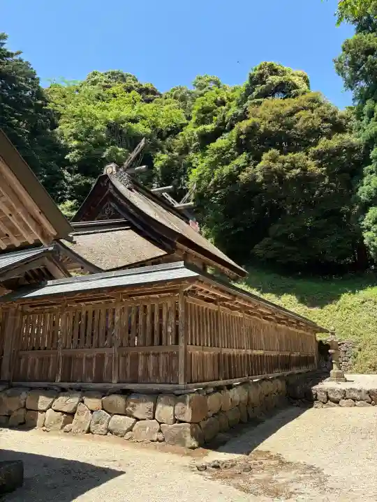 眞名井神社の{uncategorized: "未分類", other: "その他", undefined: "問題あり", building: "その他建物", grave: "お墓", sacred_gate: "鳥居", guardian: "狛犬", statue: "像", buddha: "仏像", history: "歴史", nature: "自然", garden: "庭園", animal: "動物", pagoda: "塔", temizu: "手水舎", mountain_gate: "山門・神門", sanctuary: "本殿・本堂", subordinate: "末社・摂社", art: "芸術", scenery: "景色", jizo: "地蔵", ema: "絵馬", goshuin: "御朱印", omikuji: "おみくじ", items: "授与品その他", amulet: "お守り", goshuincho: "御朱印帳", eats: "食事", festival: "お祭り", votive_dance: "神楽", shichigosan: "七五三参", wedding: "結婚式", experience: "体験その他", initially: "初詣", around: "周辺", anti_infection: "感染症対策"}