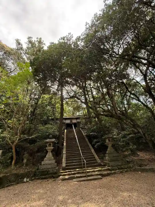 葛木倭文座天羽雷命神社の{uncategorized: "未分類", other: "その他", undefined: "問題あり", building: "その他建物", grave: "お墓", sacred_gate: "鳥居", guardian: "狛犬", statue: "像", buddha: "仏像", history: "歴史", nature: "自然", garden: "庭園", animal: "動物", pagoda: "塔", temizu: "手水舎", mountain_gate: "山門・神門", sanctuary: "本殿・本堂", subordinate: "末社・摂社", art: "芸術", scenery: "景色", jizo: "地蔵", ema: "絵馬", goshuin: "御朱印", omikuji: "おみくじ", items: "授与品その他", amulet: "お守り", goshuincho: "御朱印帳", eats: "食事", festival: "お祭り", votive_dance: "神楽", shichigosan: "七五三参", wedding: "結婚式", experience: "体験その他", initially: "初詣", around: "周辺", anti_infection: "感染症対策"}