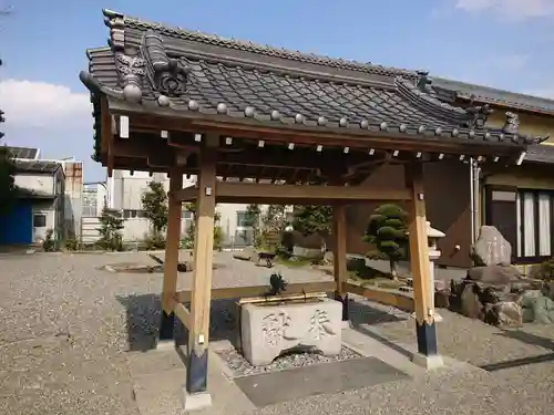 城南神社の手水舎