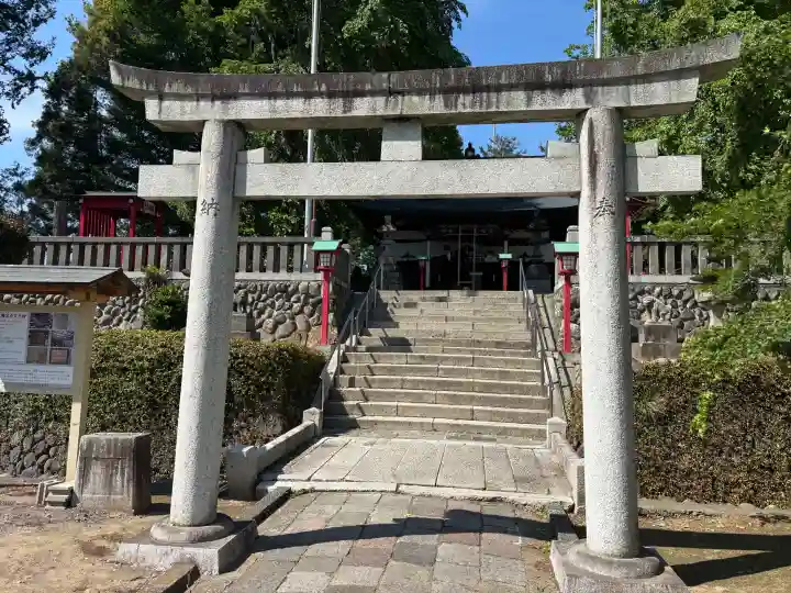 下野國一社八幡宮の{uncategorized: "未分類", other: "その他", undefined: "問題あり", building: "その他建物", grave: "お墓", sacred_gate: "鳥居", guardian: "狛犬", statue: "像", buddha: "仏像", history: "歴史", nature: "自然", garden: "庭園", animal: "動物", pagoda: "塔", temizu: "手水舎", mountain_gate: "山門・神門", sanctuary: "本殿・本堂", subordinate: "末社・摂社", art: "芸術", scenery: "景色", jizo: "地蔵", ema: "絵馬", goshuin: "御朱印", omikuji: "おみくじ", items: "授与品その他", amulet: "お守り", goshuincho: "御朱印帳", eats: "食事", festival: "お祭り", votive_dance: "神楽", shichigosan: "七五三参", wedding: "結婚式", experience: "体験その他", initially: "初詣", around: "周辺", anti_infection: "感染症対策"}