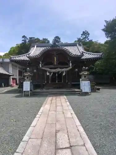 伊豫稲荷神社の{uncategorized: "未分類", other: "その他", undefined: "問題あり", building: "その他建物", grave: "お墓", sacred_gate: "鳥居", guardian: "狛犬", statue: "像", buddha: "仏像", history: "歴史", nature: "自然", garden: "庭園", animal: "動物", pagoda: "塔", temizu: "手水舎", mountain_gate: "山門・神門", sanctuary: "本殿・本堂", subordinate: "末社・摂社", art: "芸術", scenery: "景色", jizo: "地蔵", ema: "絵馬", goshuin: "御朱印", omikuji: "おみくじ", items: "授与品その他", amulet: "お守り", goshuincho: "御朱印帳", eats: "食事", festival: "お祭り", votive_dance: "神楽", shichigosan: "七五三参", wedding: "結婚式", experience: "体験その他", initially: "初詣", around: "周辺", anti_infection: "感染症対策"}