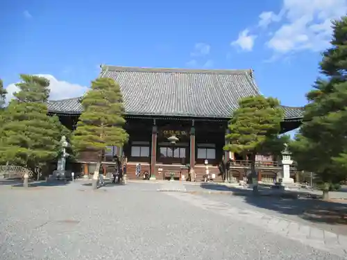 清凉寺の本殿・本堂