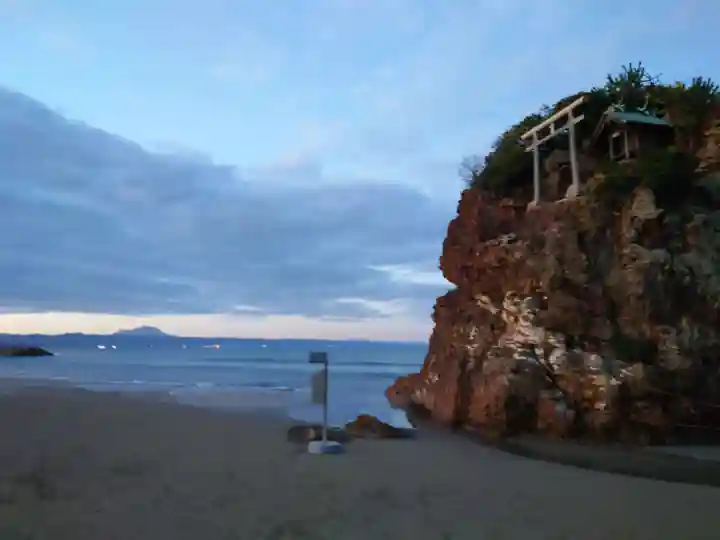 稲佐の浜 弁天島(島根県)