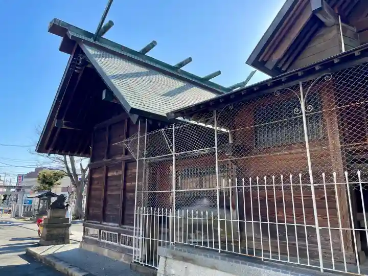 本一色天祖神社の{uncategorized: "未分類", other: "その他", undefined: "問題あり", building: "その他建物", grave: "お墓", sacred_gate: "鳥居", guardian: "狛犬", statue: "像", buddha: "仏像", history: "歴史", nature: "自然", garden: "庭園", animal: "動物", pagoda: "塔", temizu: "手水舎", mountain_gate: "山門・神門", sanctuary: "本殿・本堂", subordinate: "末社・摂社", art: "芸術", scenery: "景色", jizo: "地蔵", ema: "絵馬", goshuin: "御朱印", omikuji: "おみくじ", items: "授与品その他", amulet: "お守り", goshuincho: "御朱印帳", eats: "食事", festival: "お祭り", votive_dance: "神楽", shichigosan: "七五三参", wedding: "結婚式", experience: "体験その他", initially: "初詣", around: "周辺", anti_infection: "感染症対策"}