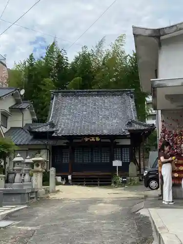 円満寺の本殿