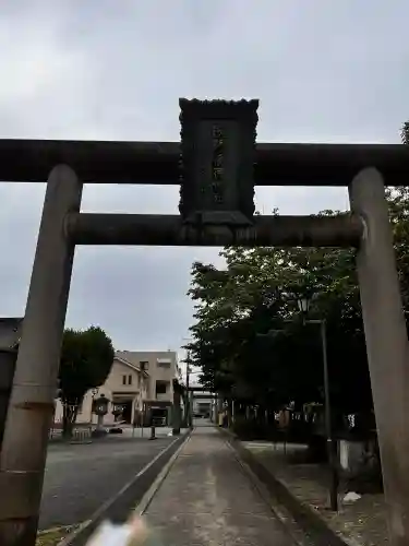 歌懸稲荷神社の{uncategorized: "未分類", other: "その他", undefined: "問題あり", building: "その他建物", grave: "お墓", sacred_gate: "鳥居", guardian: "狛犬", statue: "像", buddha: "仏像", history: "歴史", nature: "自然", garden: "庭園", animal: "動物", pagoda: "塔", temizu: "手水舎", mountain_gate: "山門・神門", sanctuary: "本殿・本堂", subordinate: "末社・摂社", art: "芸術", scenery: "景色", jizo: "地蔵", ema: "絵馬", goshuin: "御朱印", omikuji: "おみくじ", items: "授与品その他", amulet: "お守り", goshuincho: "御朱印帳", eats: "食事", festival: "お祭り", votive_dance: "神楽", shichigosan: "七五三参", wedding: "結婚式", experience: "体験その他", initially: "初詣", around: "周辺", anti_infection: "感染症対策"}