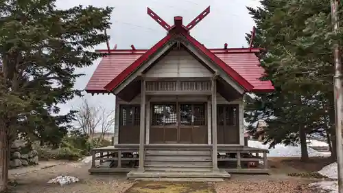 下メム神社の本殿