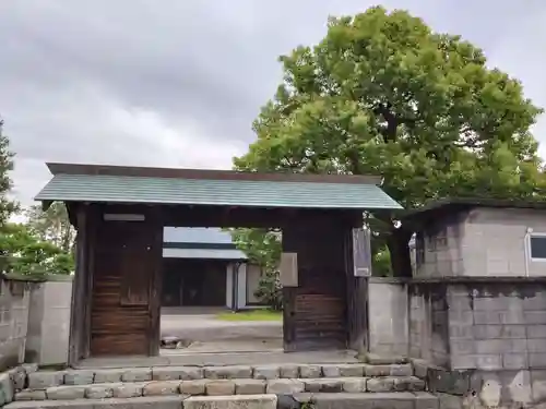 長松院の山門